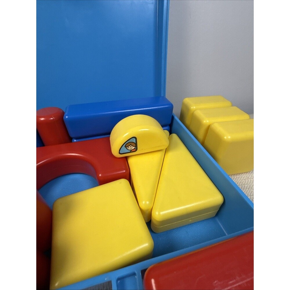 Vtg Little Tikes Carry-A-Long Building Block Case With Blocks 20 Blocks & 1 Car - Picture 7 of 14
